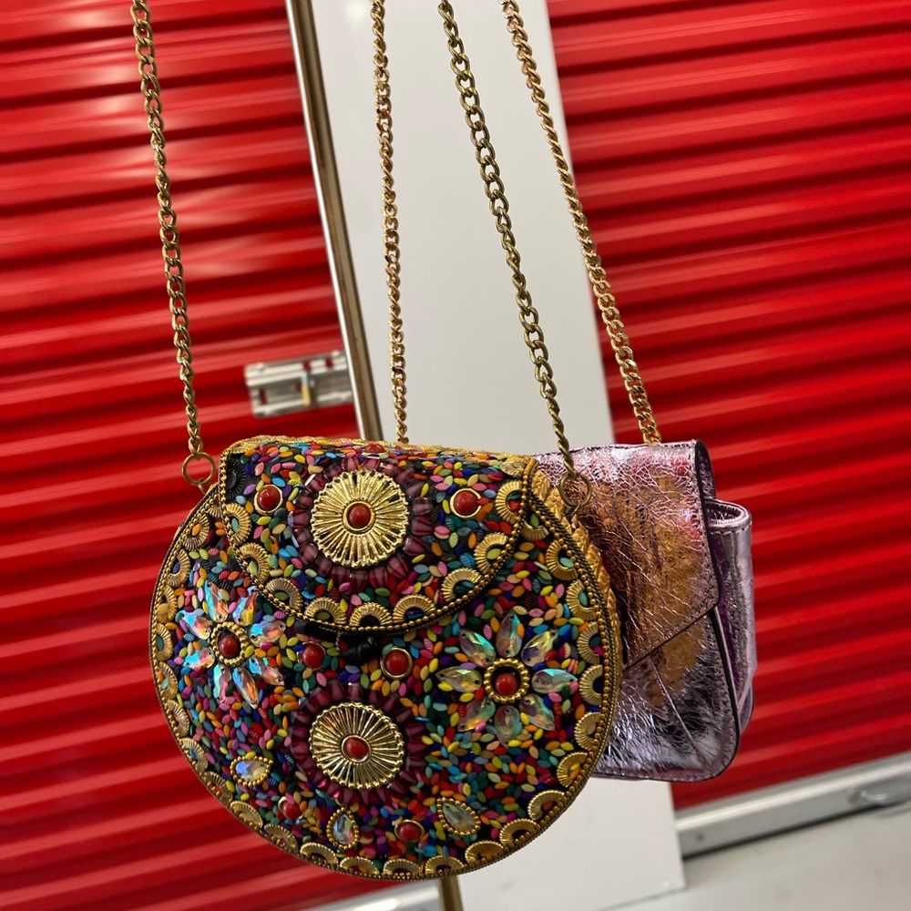 🚩steal 2 Gold Chain Purses